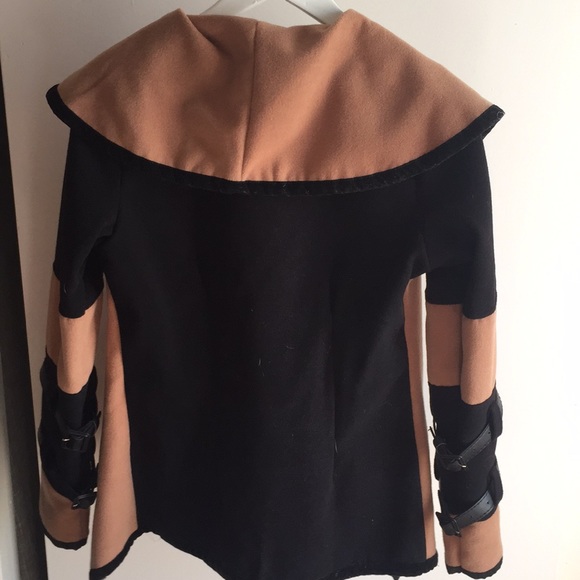 Coat - Picture 2 of 5